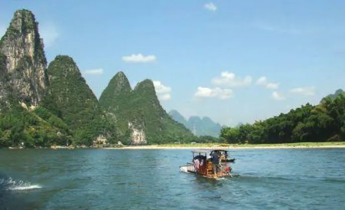 Varende bamboevlot in Yangshuo